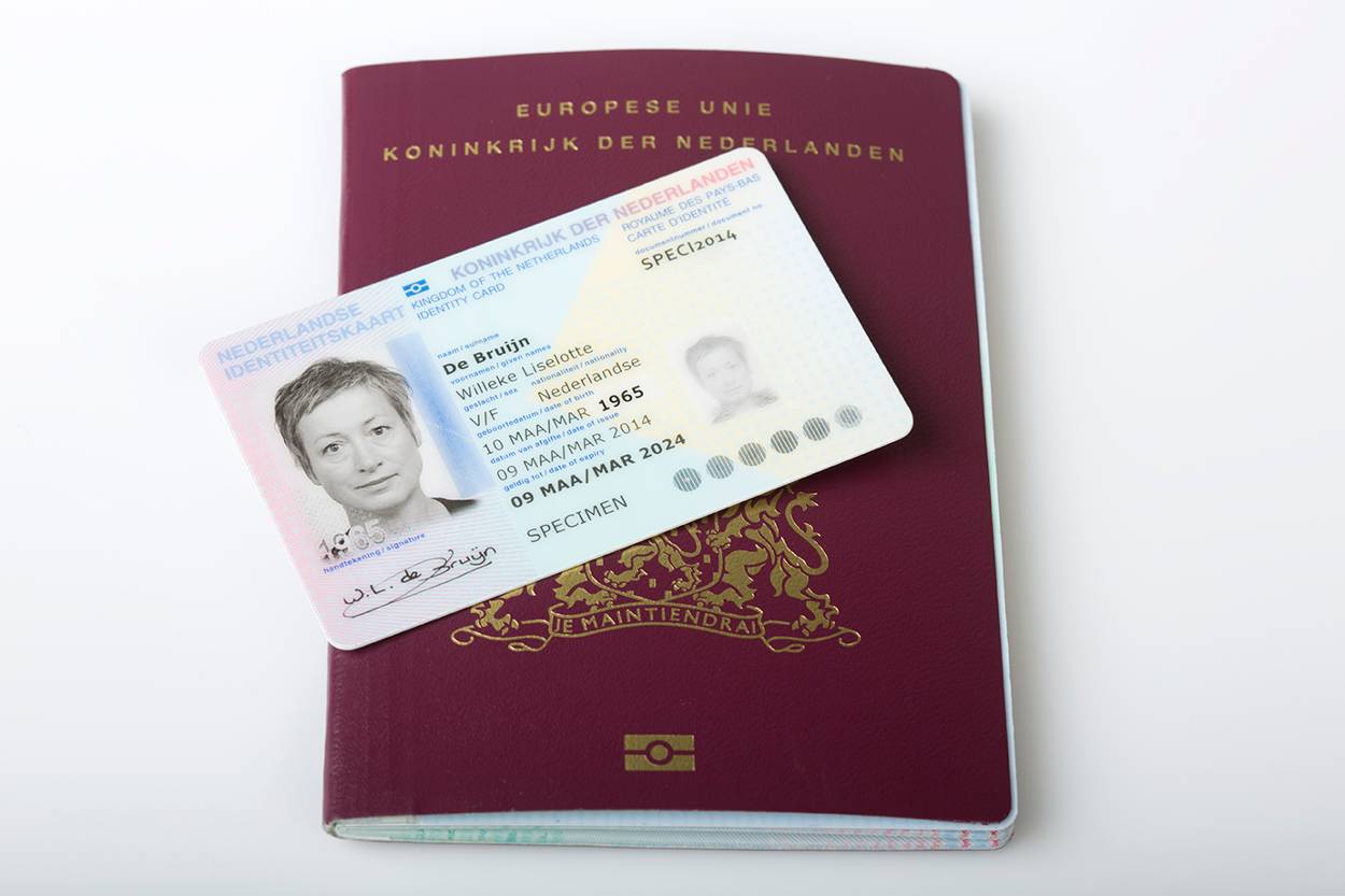Швейцарский загранпаспорт и паспорт